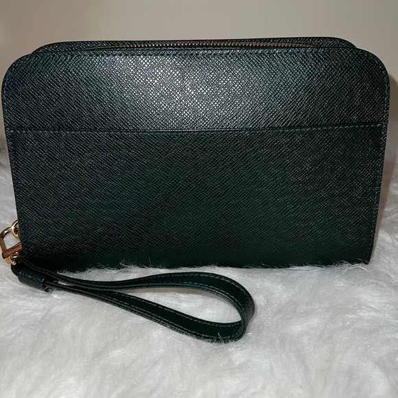 Louis Vuitton Orsay Green Taiga - Picture 1 of 17